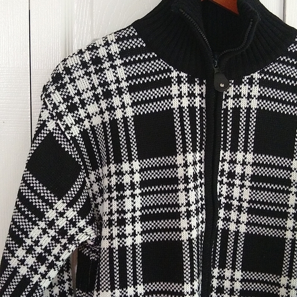 Buffalo check zip front front pockets size large - Picture 2 of 11